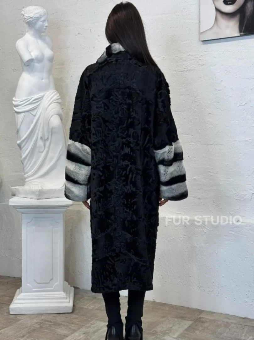 Шуба из меха афганского каракуля с отделкой из щипаной норки под шиншиллу - фото 5