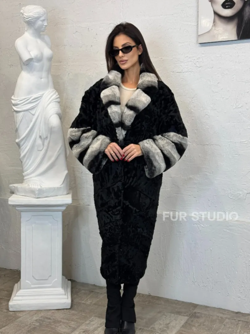 Шуба из меха афганского каракуля с отделкой из щипаной норки под шиншиллу - фото 11