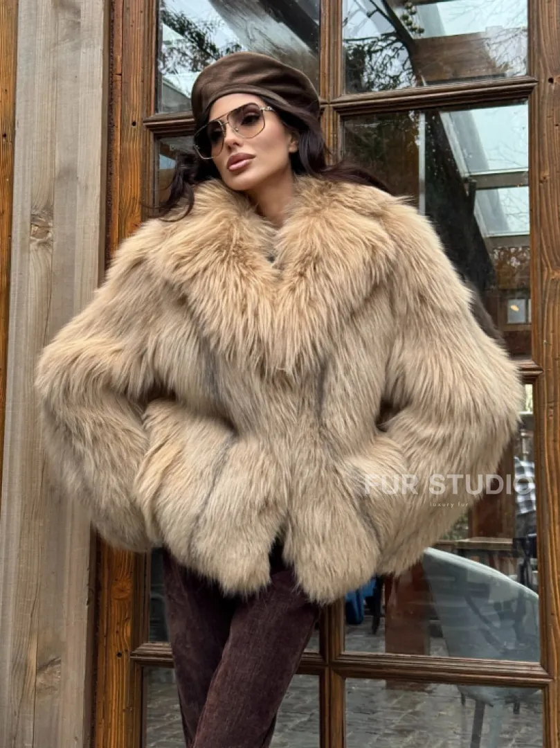 Шуба женская из меха тонированной лисы - английский воротник