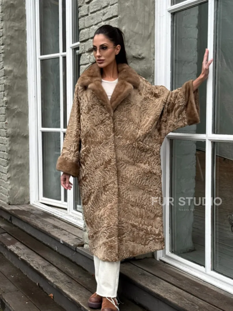 Женская шуба из меха каракуля GOLD кимоно паркет английский воротник - фото 9
