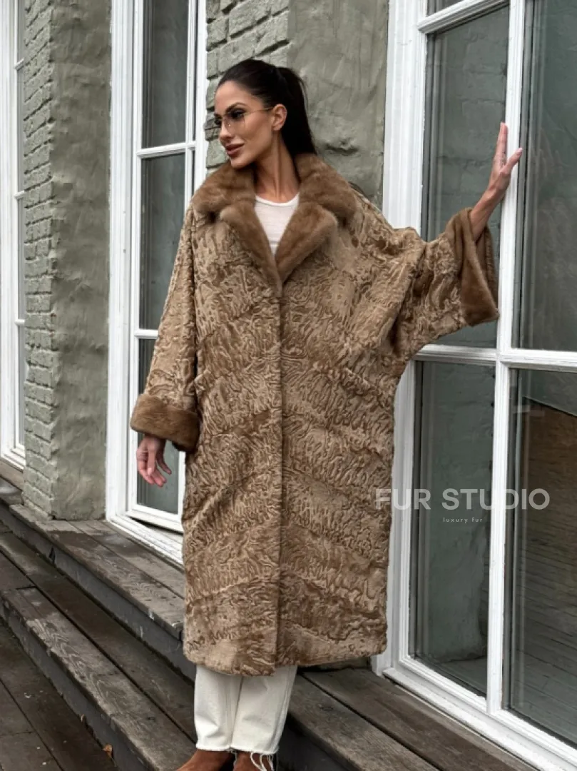 Женская шуба из меха каракуля GOLD кимоно паркет английский воротник - фото 0