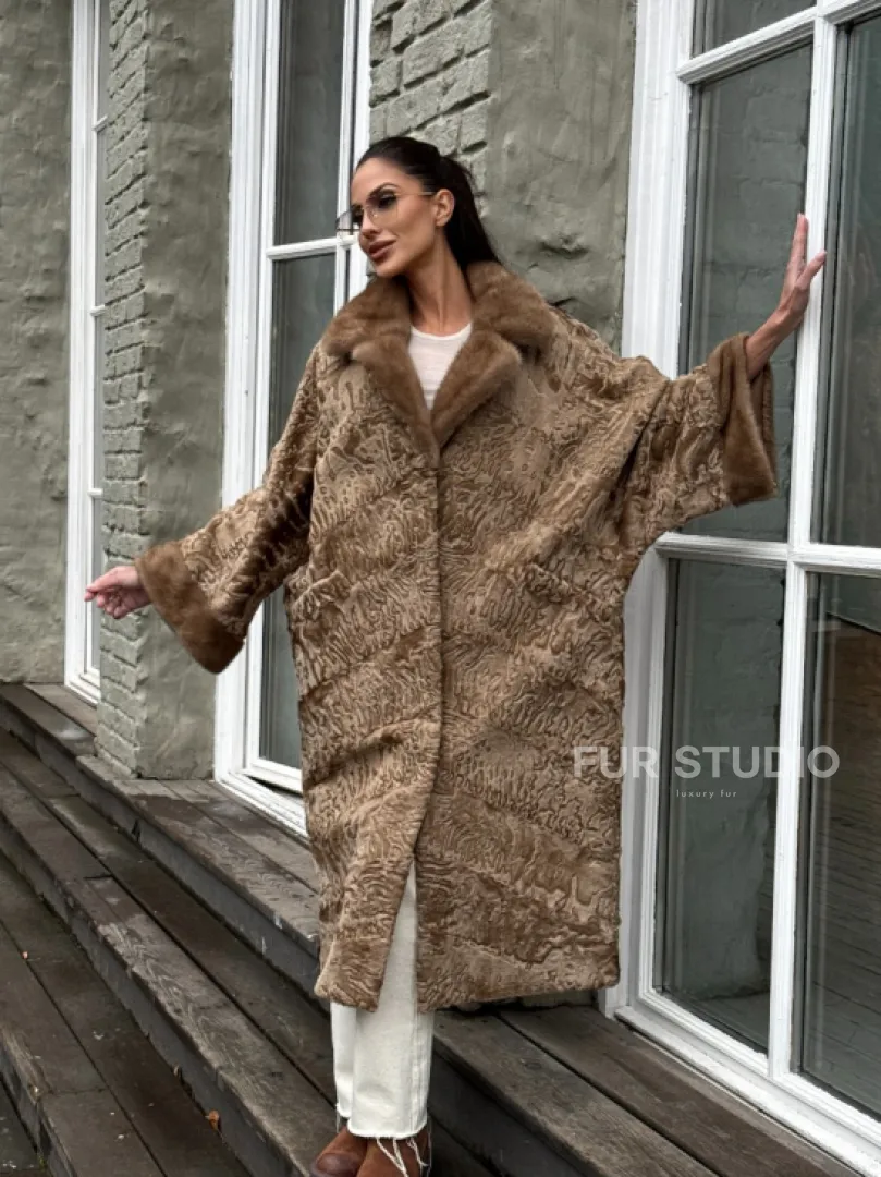 Женская шуба из меха каракуля GOLD кимоно паркет английский воротник - фото 11