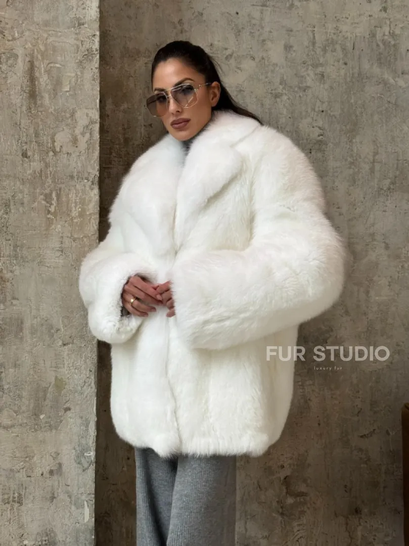 Шуба белого цвет из меха Финского песца - фото 8