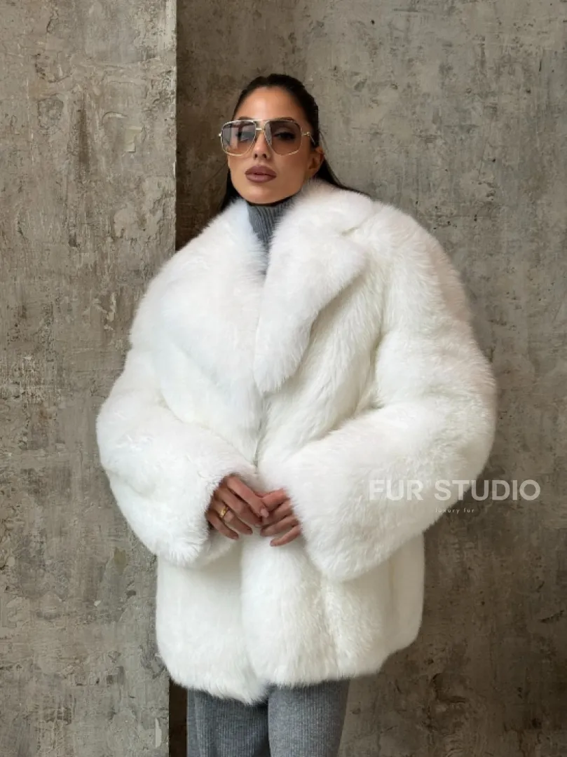 Шуба белого цвет из меха Финского песца - фото 10