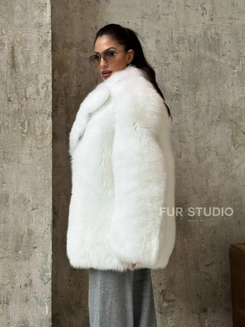 Шуба белого цвет из меха Финского песца - фото 7