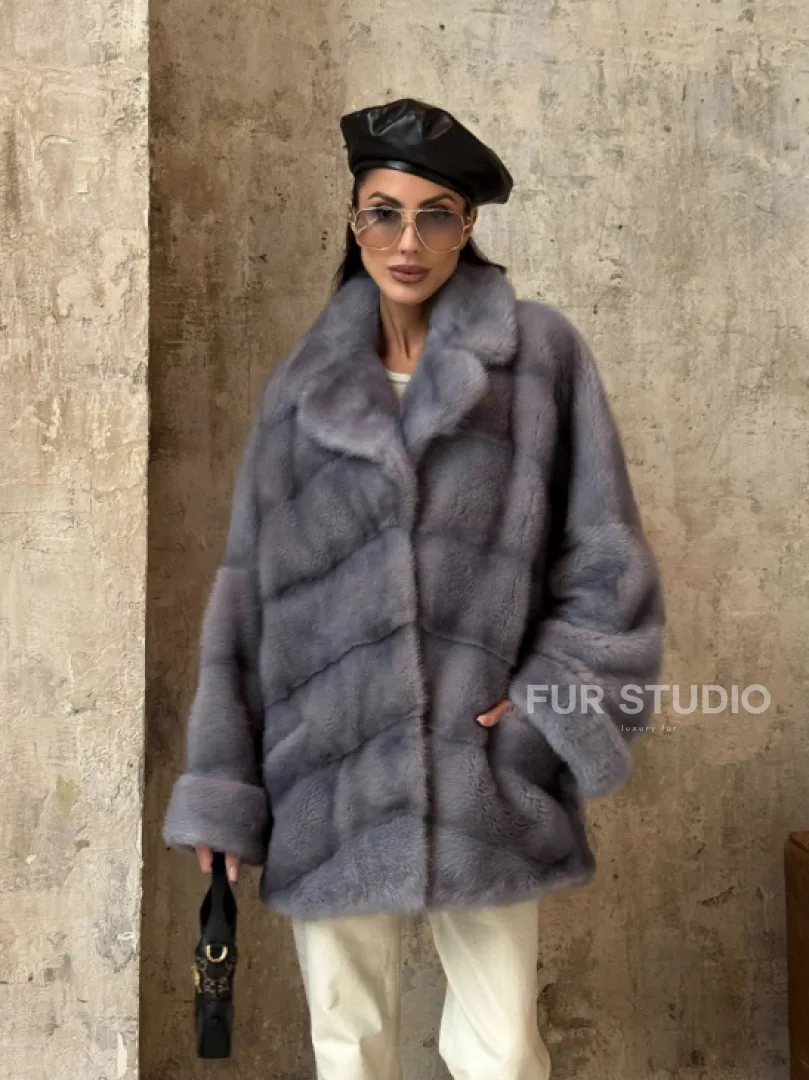 Натуральный полушубок из меха норки с английским воротником в цвете топаз - фото 8