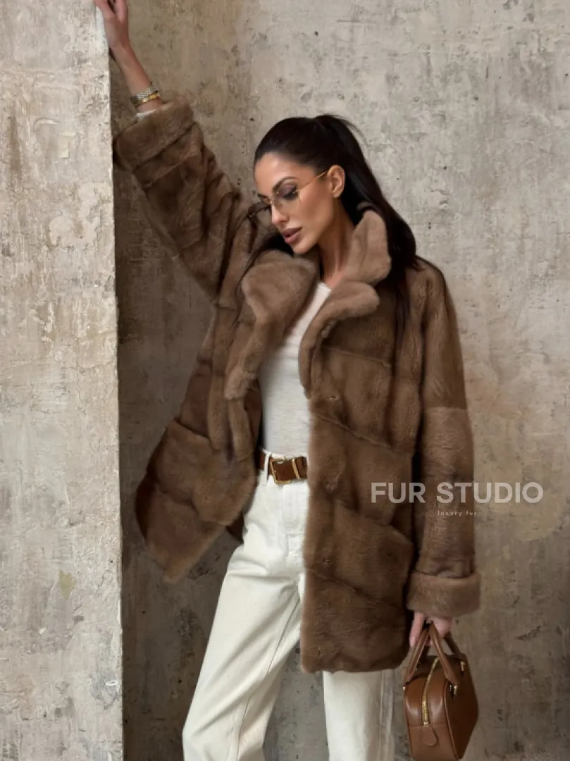 Полушубок из натуральной норки пастель с английским воротником - паркет - фото 10