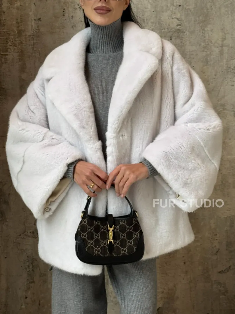 Шуба автоледи из импортной плюшевой норки White с английским воротником