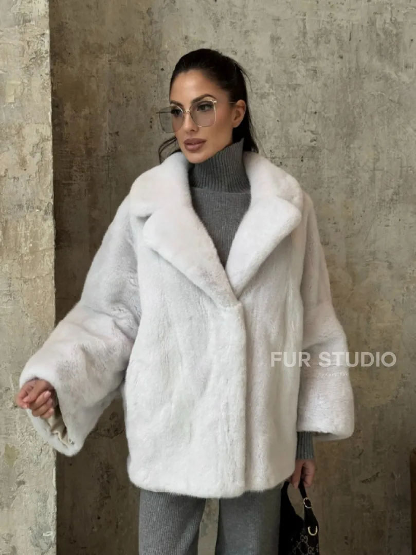 Шуба автоледи из импортной плюшевой норки White с английским воротником