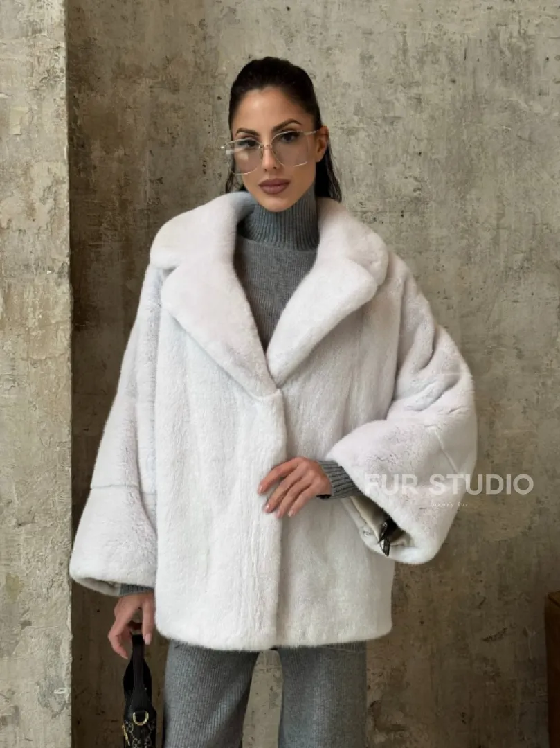 Шуба автоледи из импортной плюшевой норки White с английским воротником