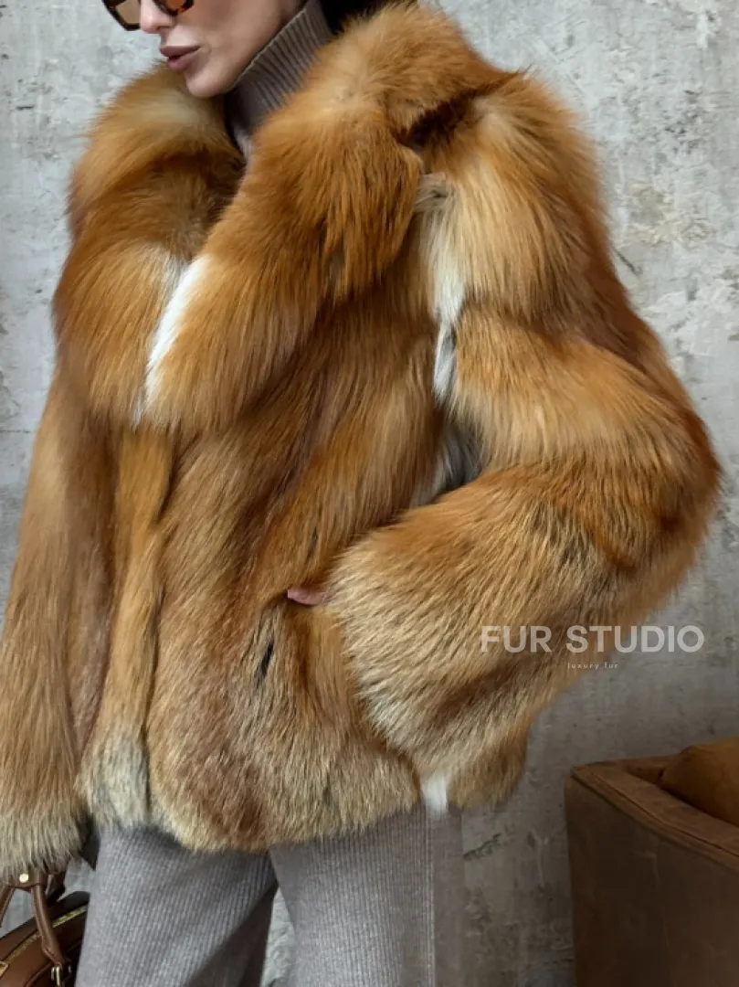 Короткая шуба из натуральной рыжей лисы