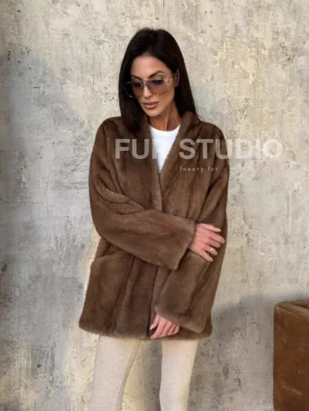 Бежевая норковая шуба - автоледи из меха скандинавской норки с воротником V-образным - фото 4
