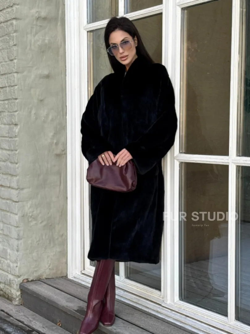Элитная шуба из меха норки Luxury Fur Blackglama с V-образным воротником