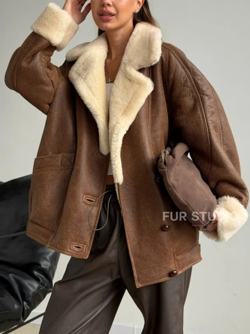 Коричневая женская винтажная дубленка на пуговицах