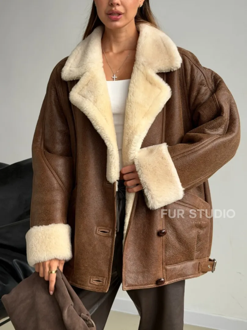 Коричневая женская винтажная дубленка на пуговицах