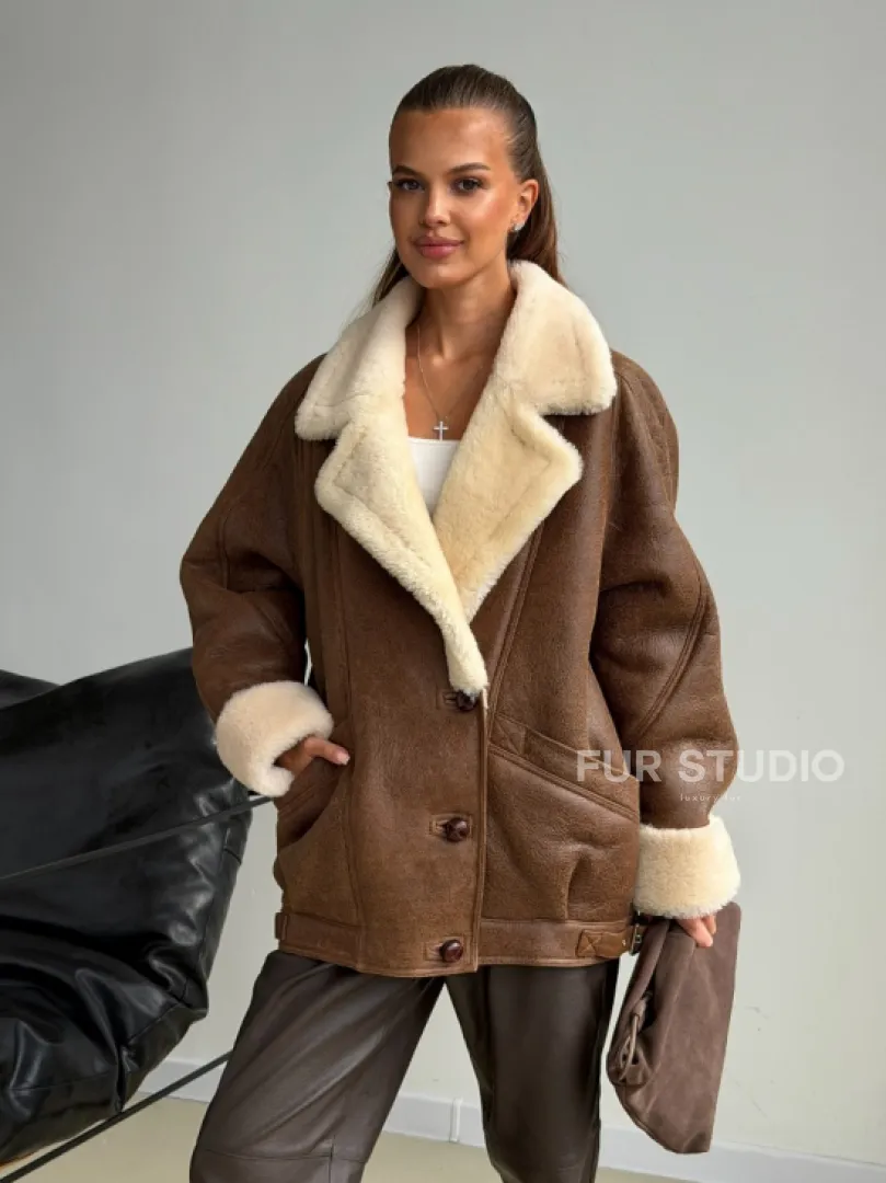 Коричневая женская винтажная дубленка на пуговицах