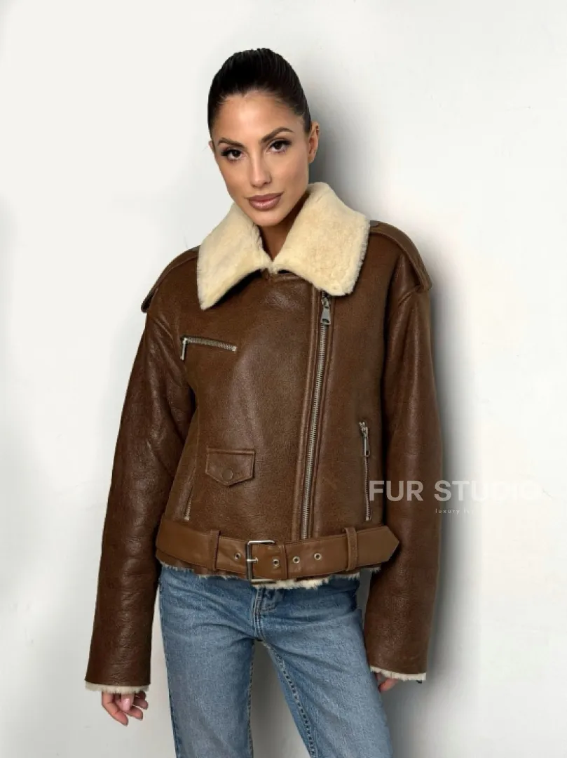 Короткая зимняя женская дубленка авиатор - фото 16