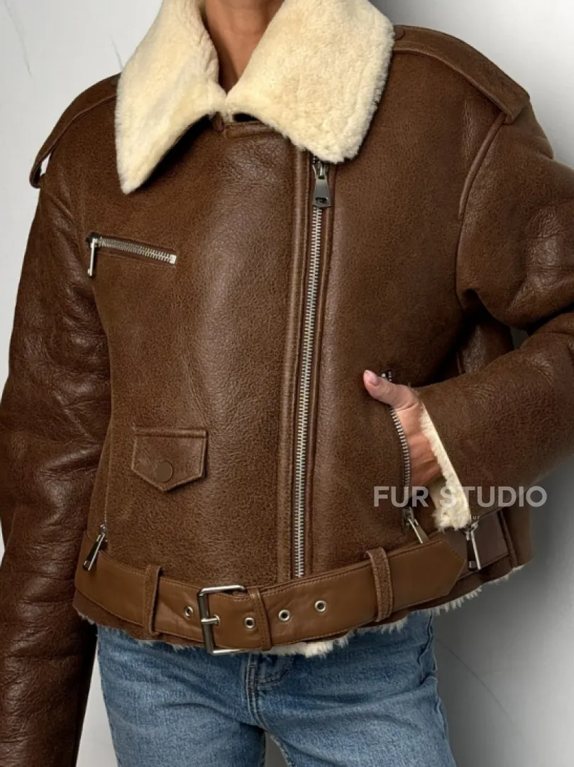 Короткая зимняя женская дубленка авиатор - фото 3