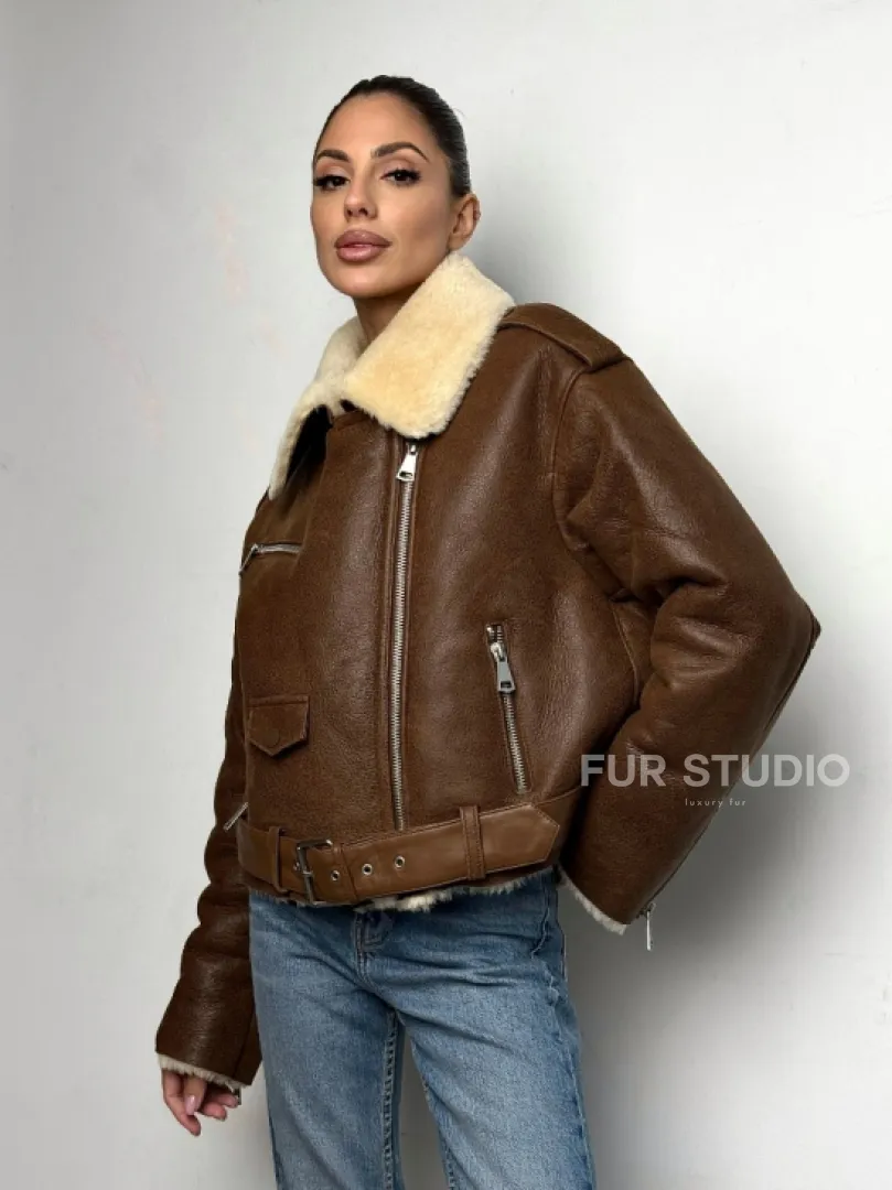 Короткая зимняя женская дубленка авиатор - фото 15