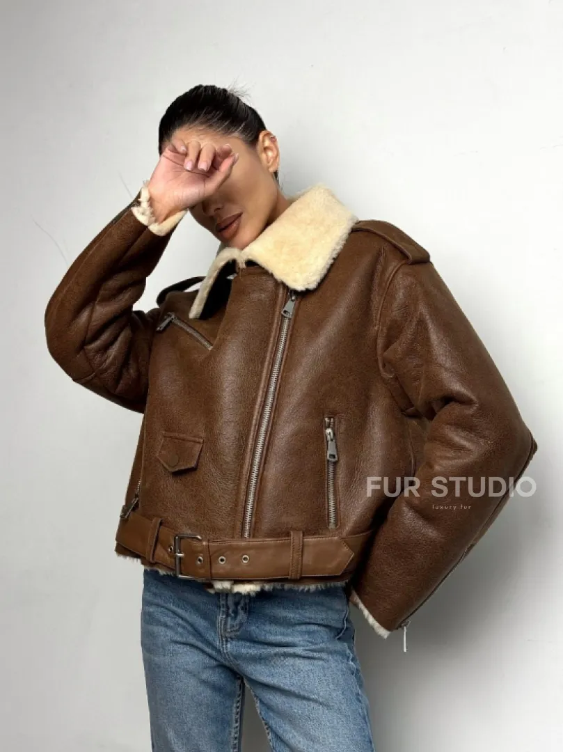 Короткая зимняя женская дубленка авиатор - фото 17