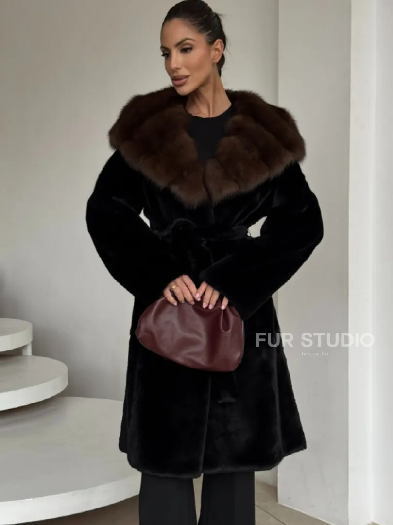 Шуба женская из норки PREMIUM с капюшоном кобра из меха куницы - фото 3