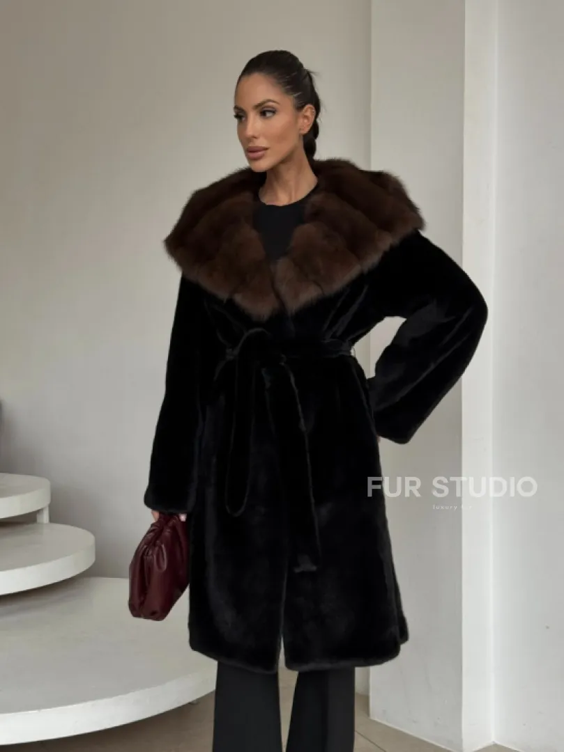 Шуба женская из норки PREMIUM с капюшоном кобра из меха куницы - фото 10