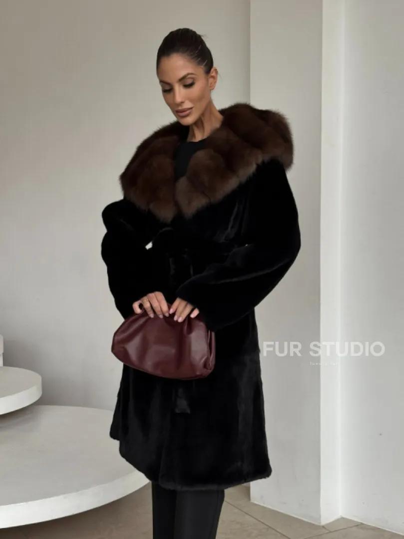 Шуба женская из норки PREMIUM с капюшоном кобра из меха куницы - фото 7