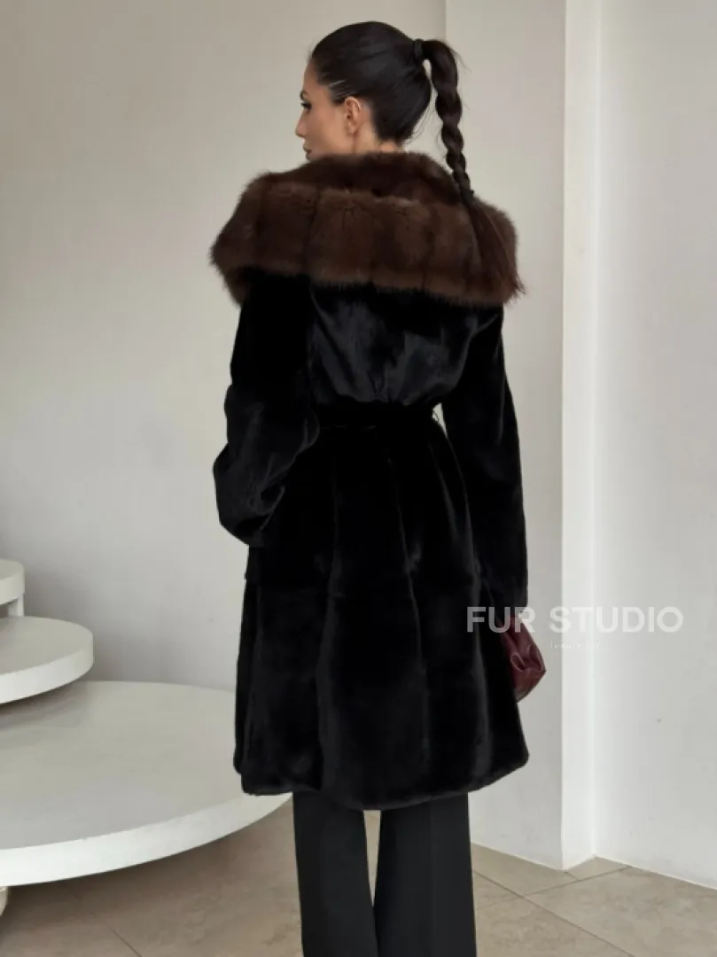 Шуба женская из норки PREMIUM с капюшоном кобра из меха куницы - фото 4