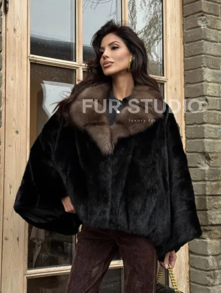 Шуба - пончо из аукционной норки Black с воротником из куницы - фото 6