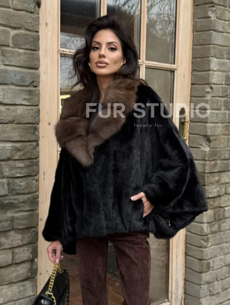 Шуба - пончо из аукционной норки Black с воротником из куницы - фото 5