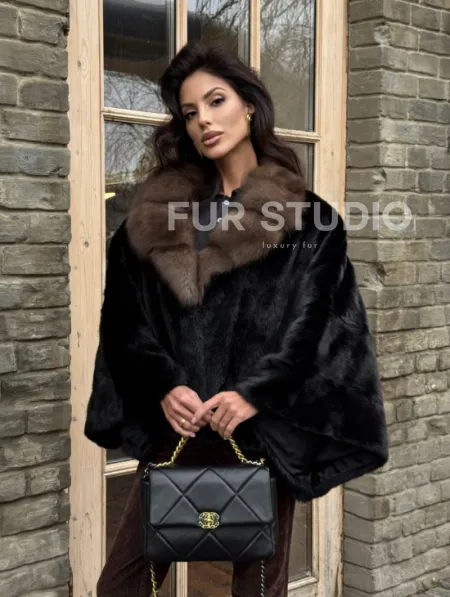 Шуба - пончо из аукционной норки Black с воротником из куницы - фото 7