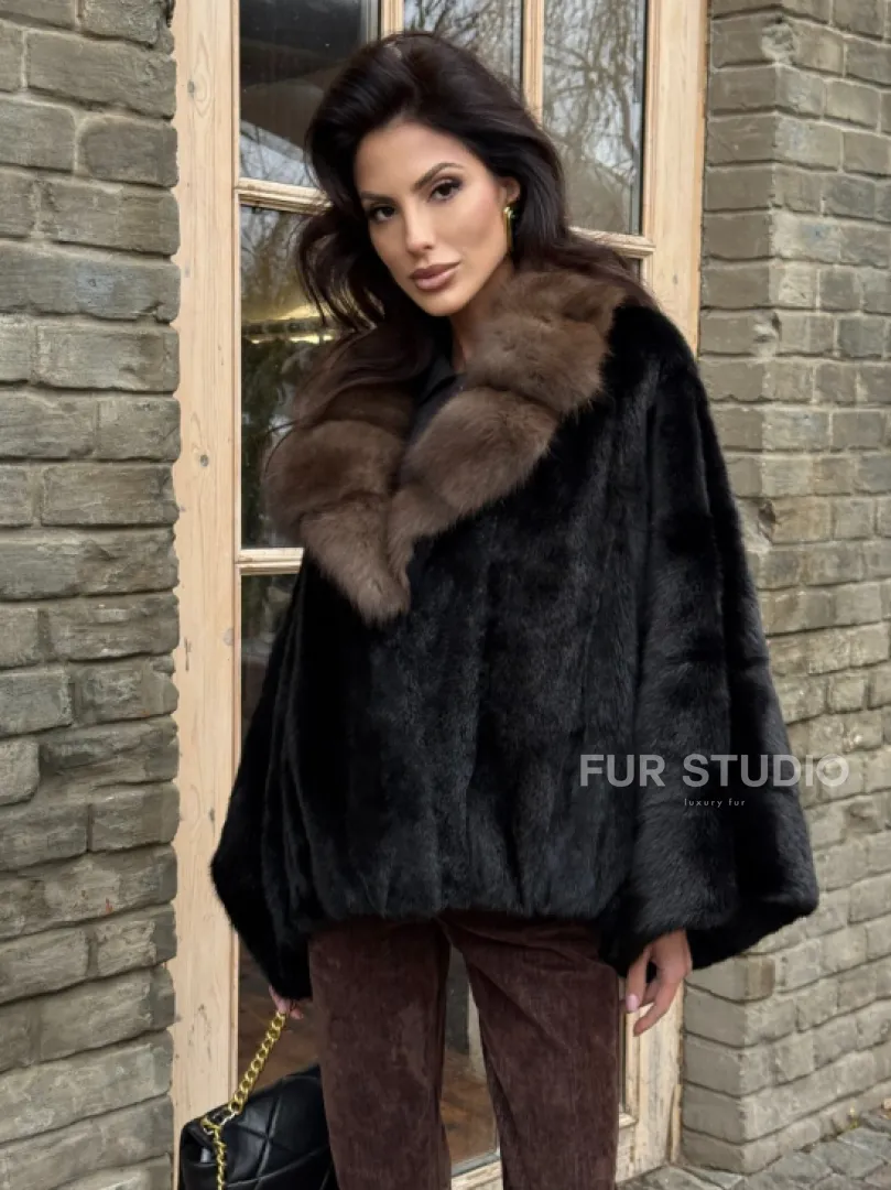 Шуба - пончо из аукционной норки Black с воротником из куницы - фото 3
