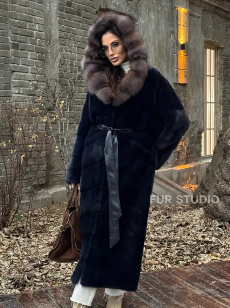 Норковая шуба с капюшоном из натурального меха куницы - фото 3