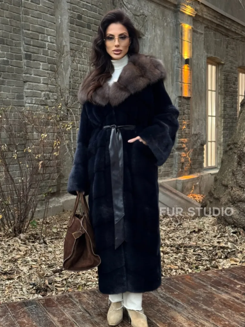 Норковая шуба с капюшоном из натурального меха куницы - фото 0