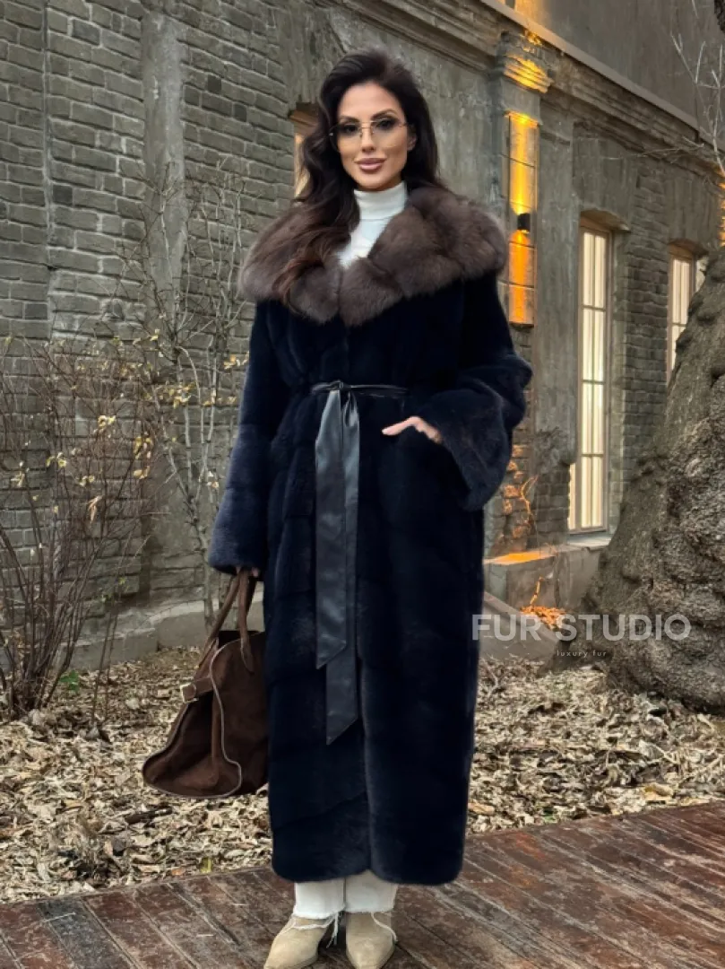 Норковая шуба с капюшоном из натурального меха куницы - фото 5