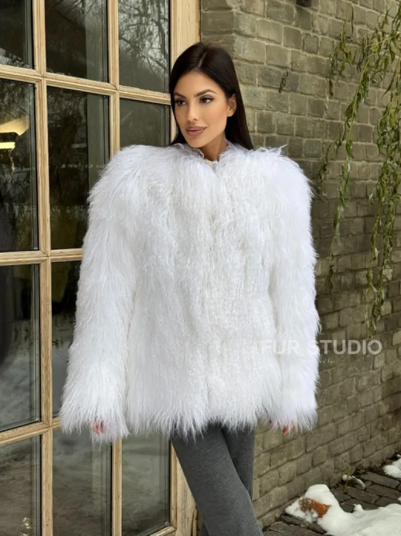 Шуба белая из меха ламы без воротника - фото 6