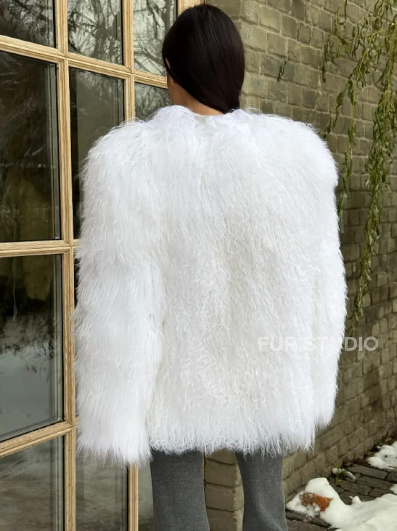 Шуба белая из меха ламы без воротника - фото 2