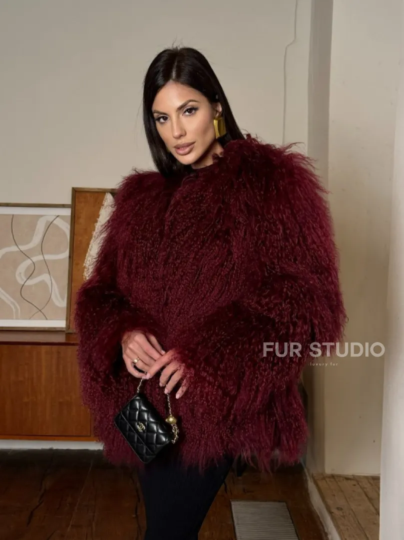Шуба из меха ламы цвет Burgundy