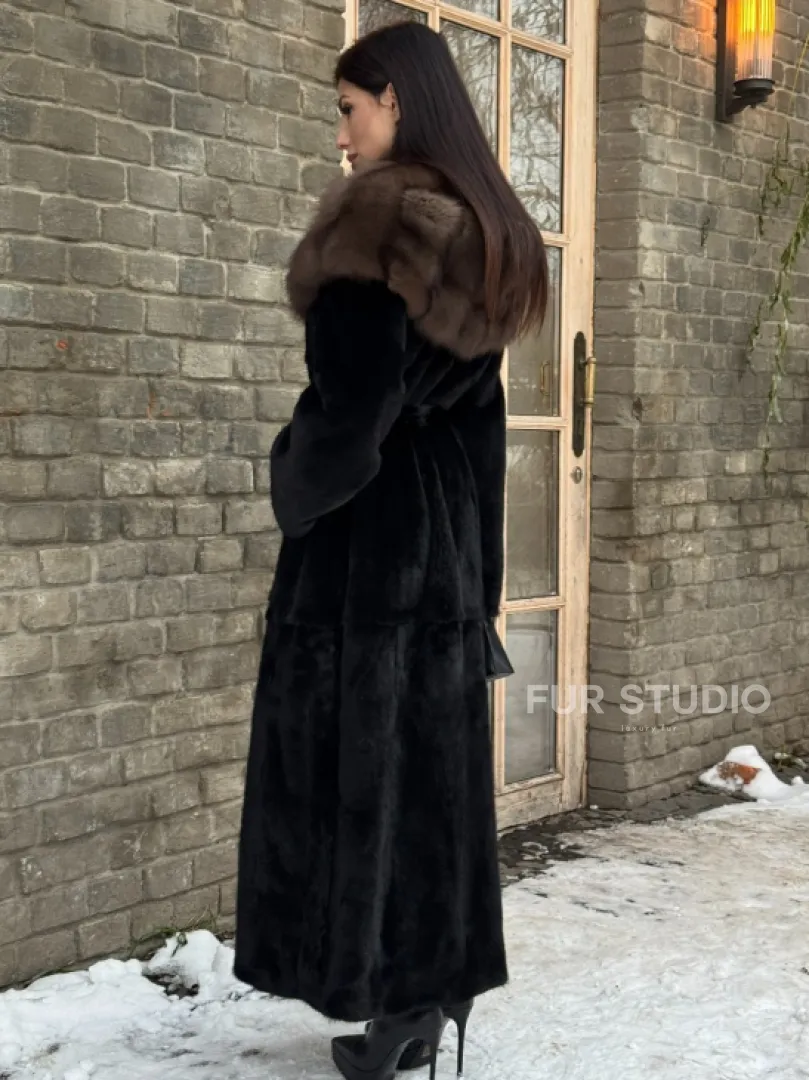 Длинная норковая шуба из норки Blackglama с капюшоном из меха куницы