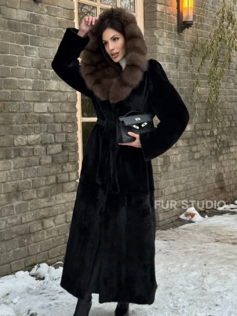 Длинная норковая шуба из норки Blackglama с капюшоном из меха куницы