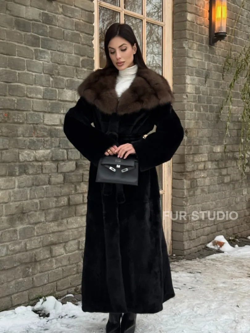 Длинная норковая шуба из норки Blackglama с капюшоном из меха куницы