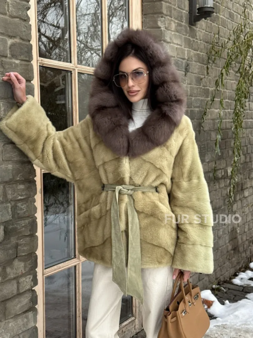 Полушубок норковый автоледи с капюшоном из куницы цвет фисташковый