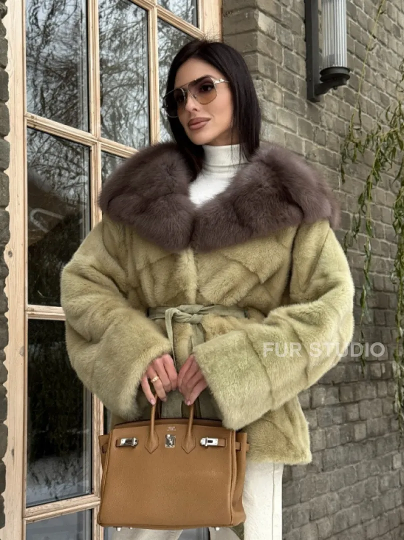Полушубок норковый автоледи с капюшоном из куницы цвет фисташковый