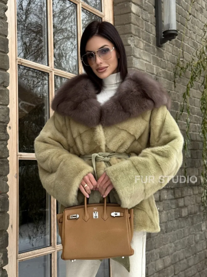 Полушубок норковый автоледи с капюшоном из куницы цвет фисташковый