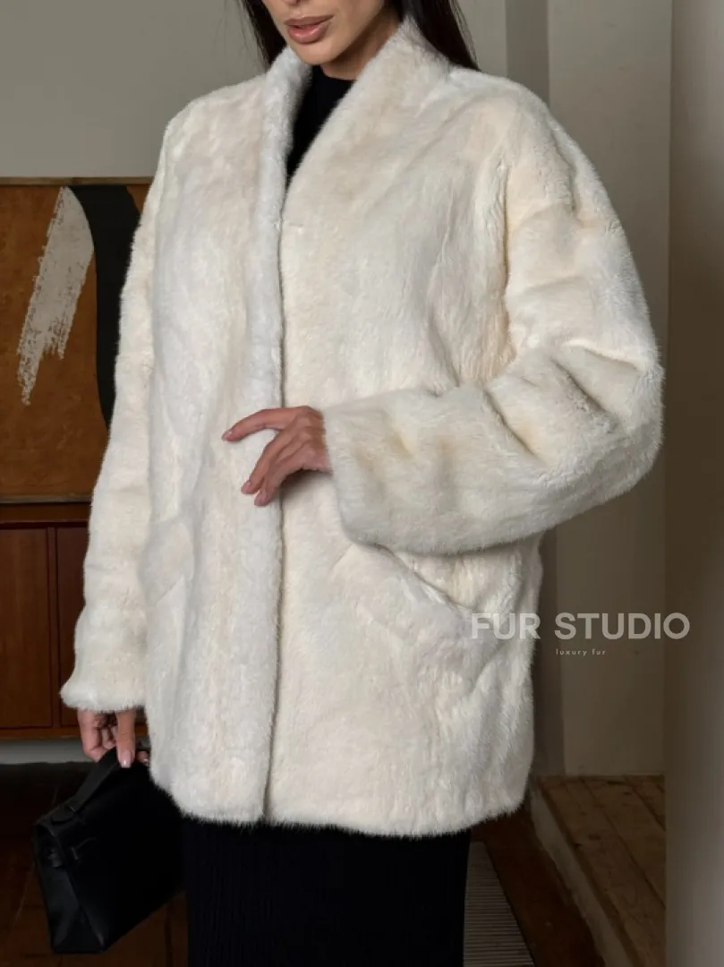 Светлый норковый полушубок жакет с V-образным воротником - фото 1