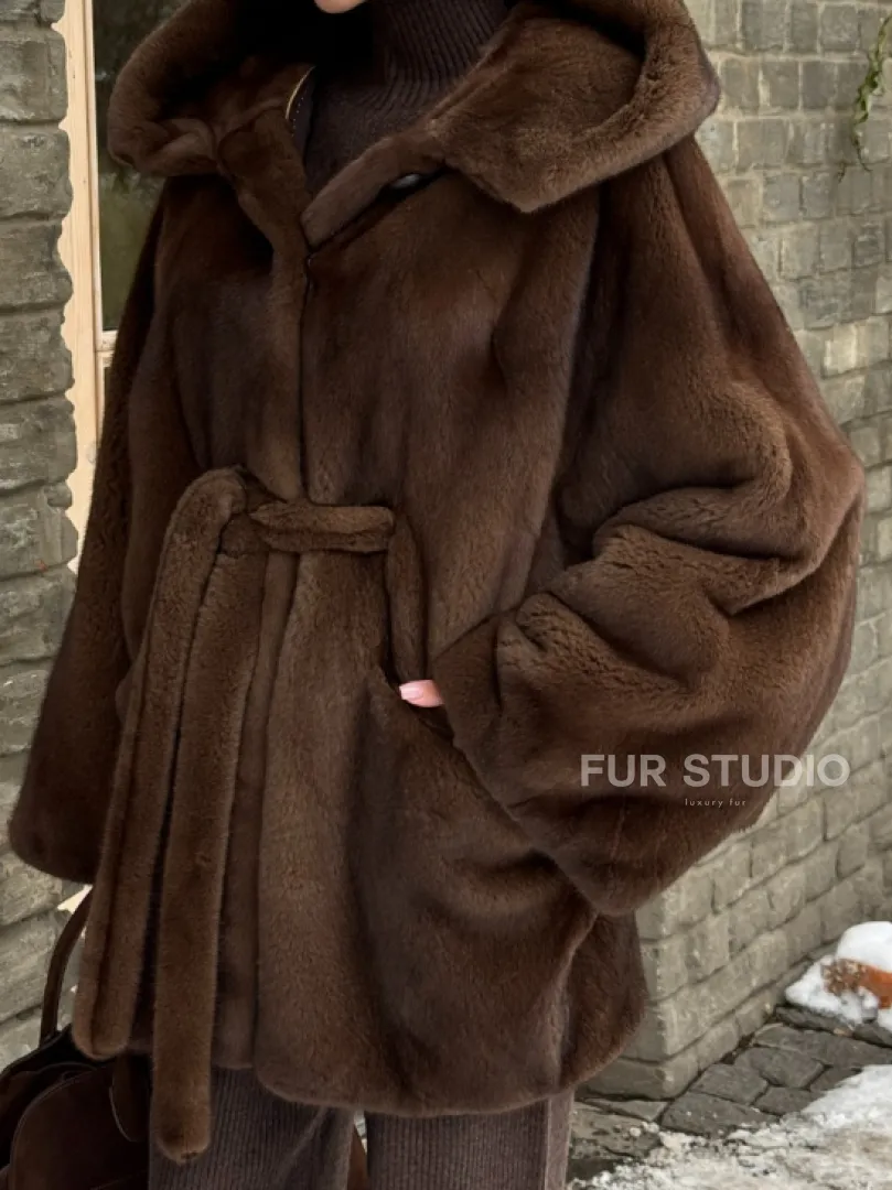 Шуба летучая мышь мех NAFA с капюшоном - цвет соболь - фото 1