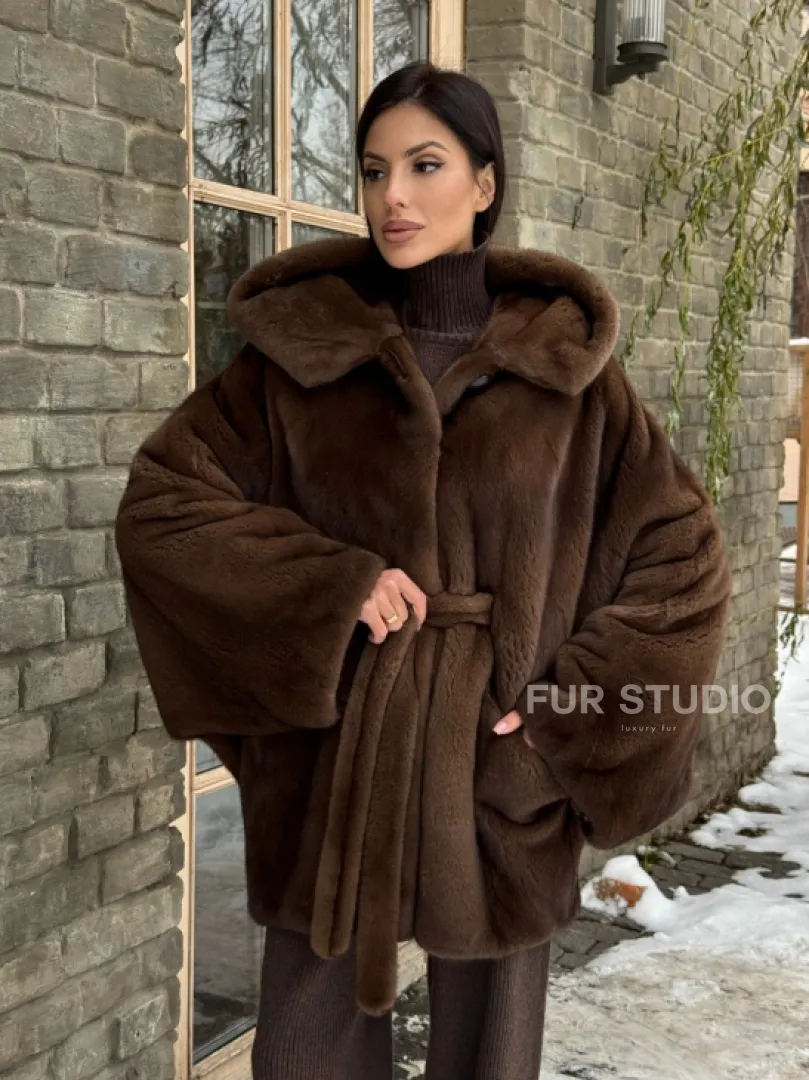 Шуба летучая мышь мех NAFA с капюшоном - цвет соболь - фото 7