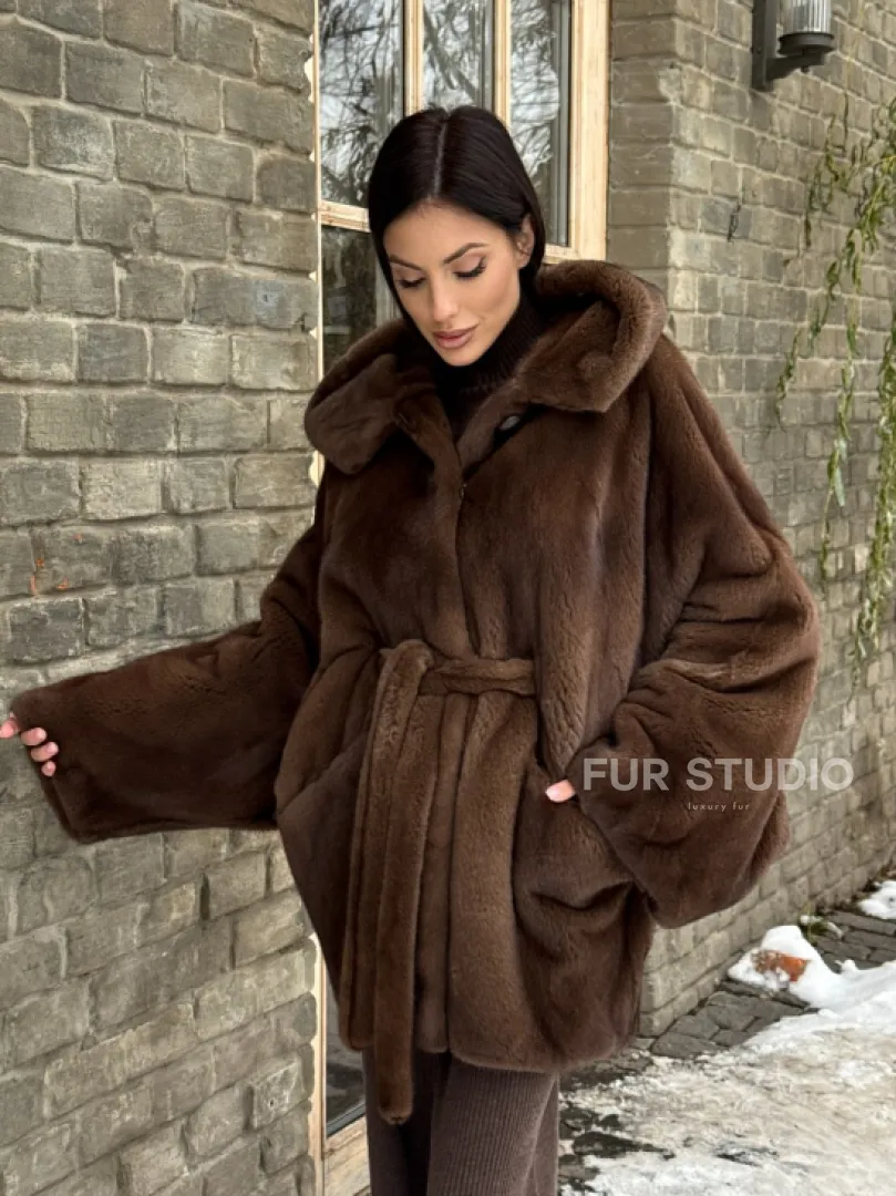 Шуба летучая мышь мех NAFA с капюшоном - цвет соболь - фото 10