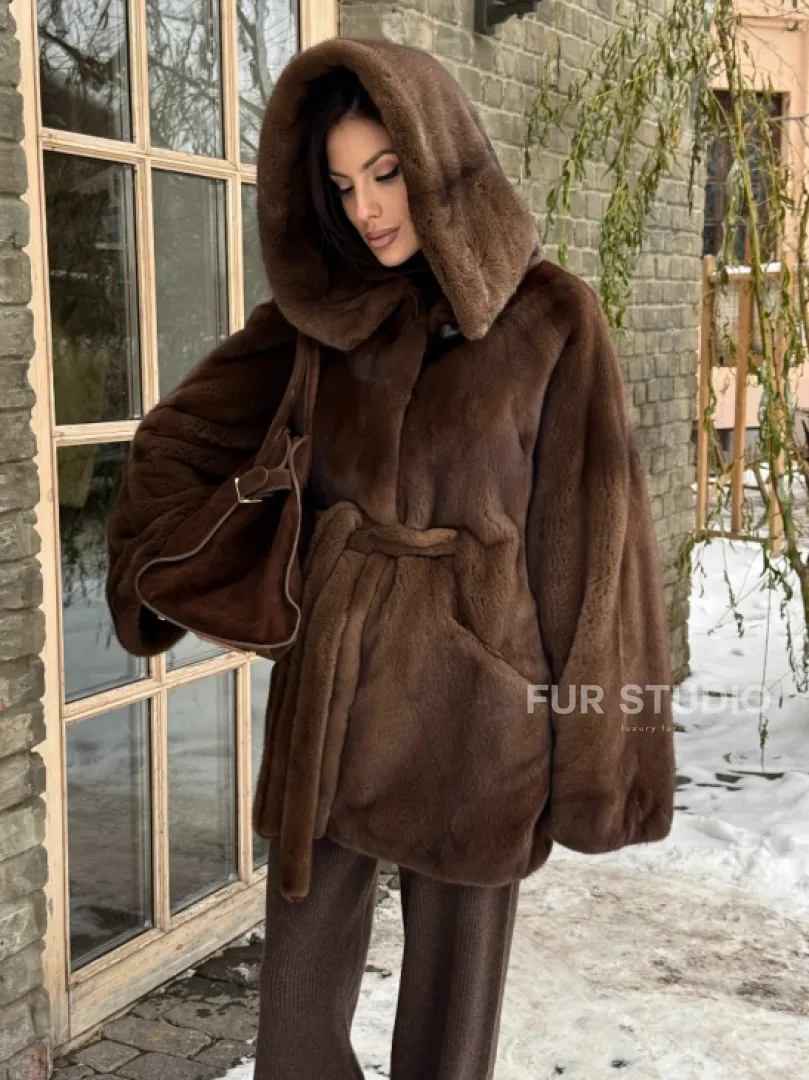 Шуба летучая мышь мех NAFA с капюшоном - цвет соболь - фото 4