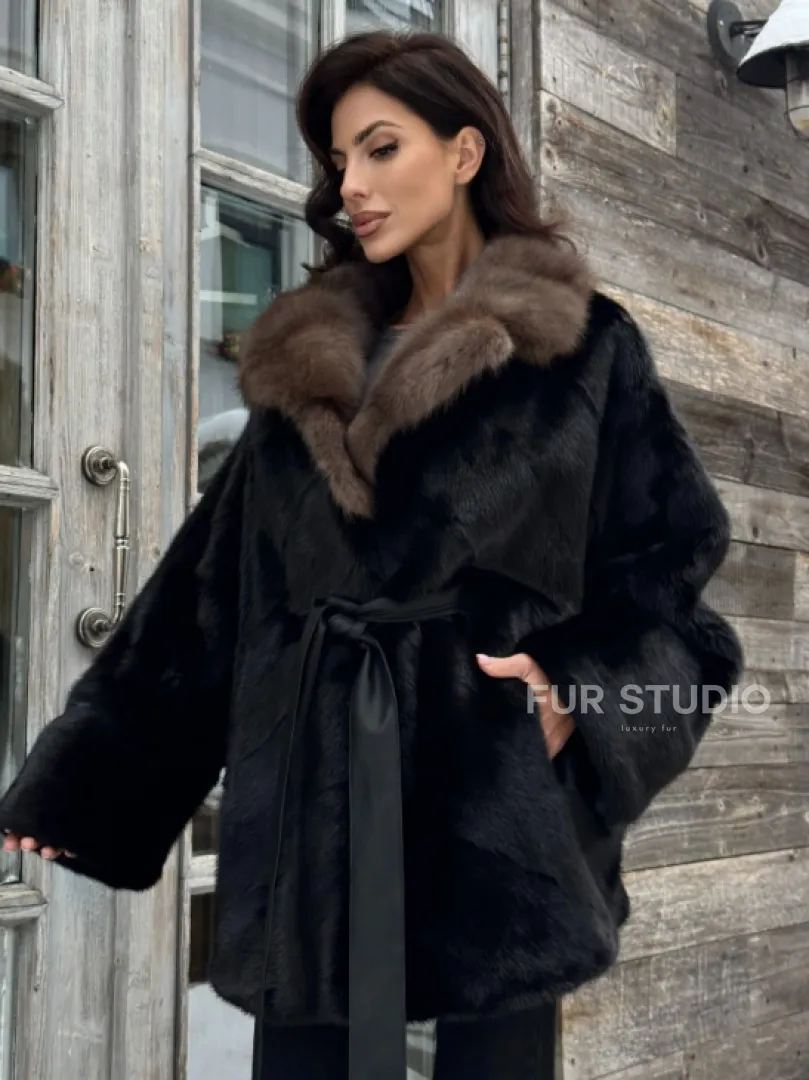 Черная шуба из норки с английским воротником из куницы - фото 5